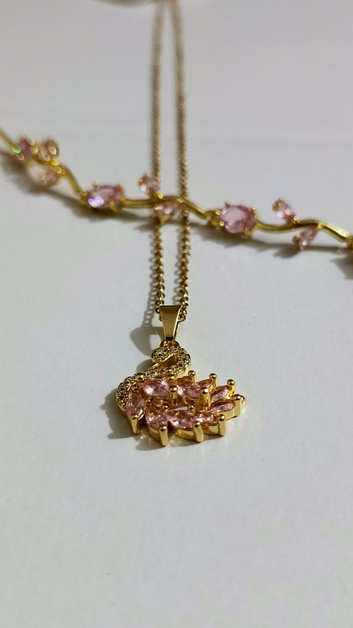 Royal Swan and Tulip Vine Set
